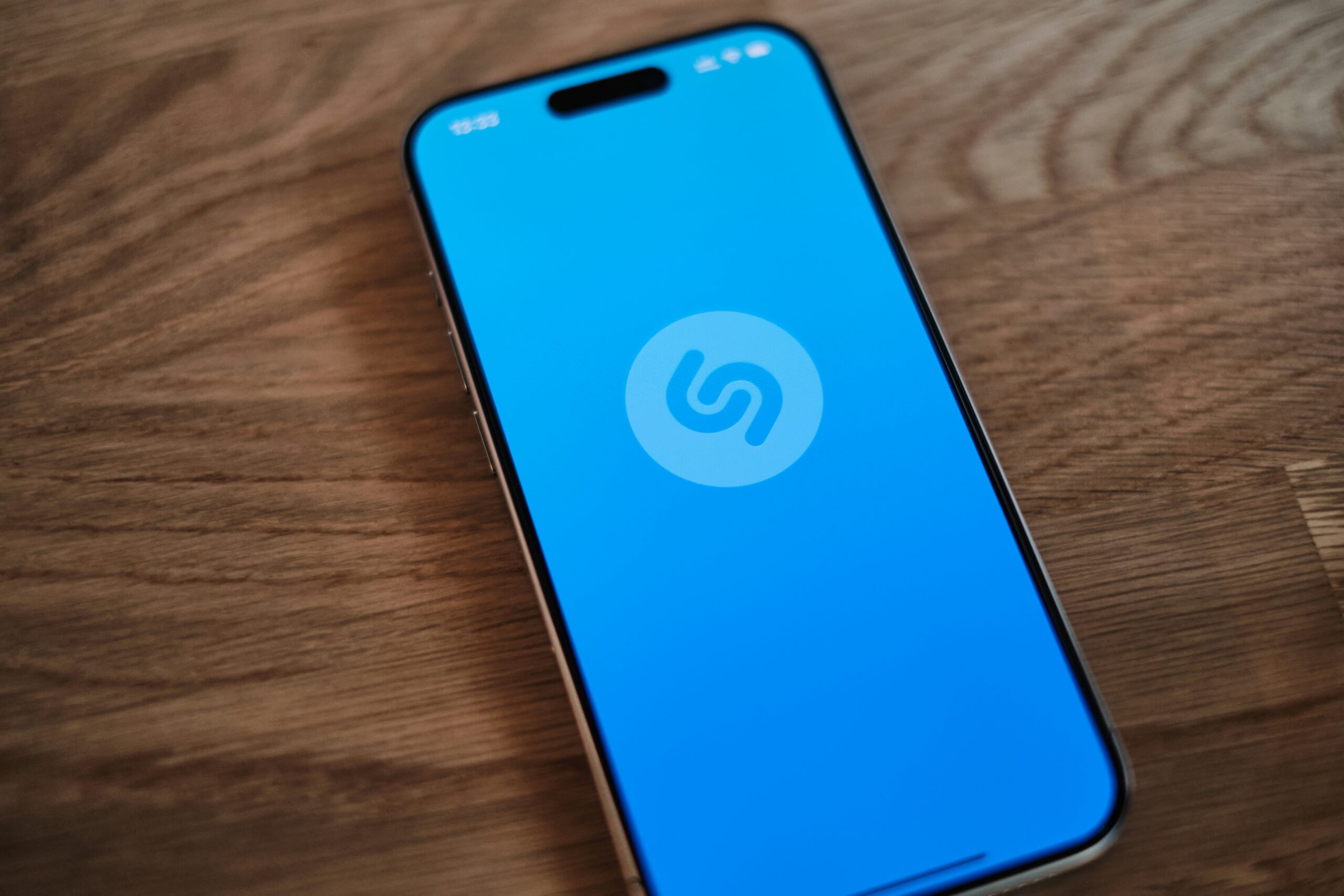 Ontdek Muziek in een Oogwenk met Shazam